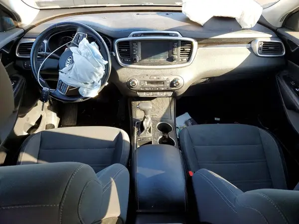 5XYPG4A33KG462575 2019 KIA SORENTO - Image 8