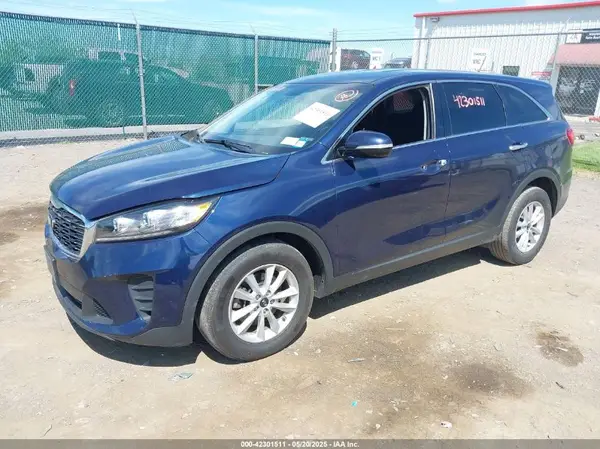 5XYPG4A33KG463046 2019 KIA SORENTO - Image 2