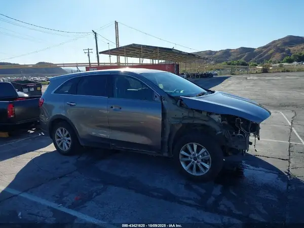 5XYPG4A33KG466061 2019 KIA SORENTO - Image 1