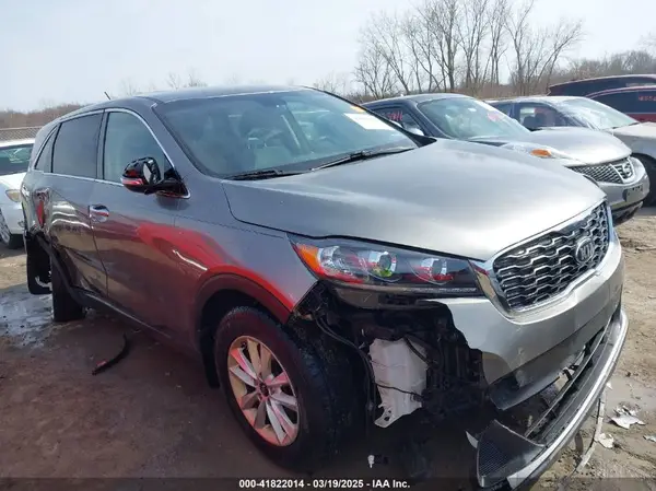 5XYPG4A33KG476458 2019 KIA SORENTO - Image 1