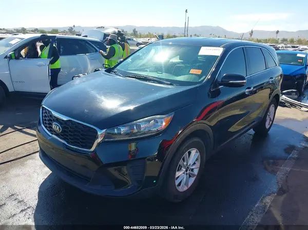 5XYPG4A33KG477142 2019 KIA SORENTO - Image 2