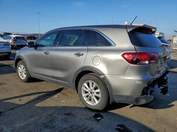 5XYPG4A33KG503898 2019 KIA SORENTO - Image 2