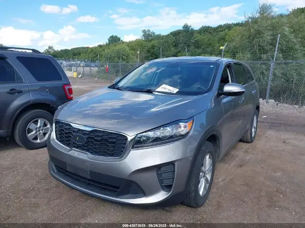 5XYPG4A33KG503951 2019 KIA SORENTO - Image 2