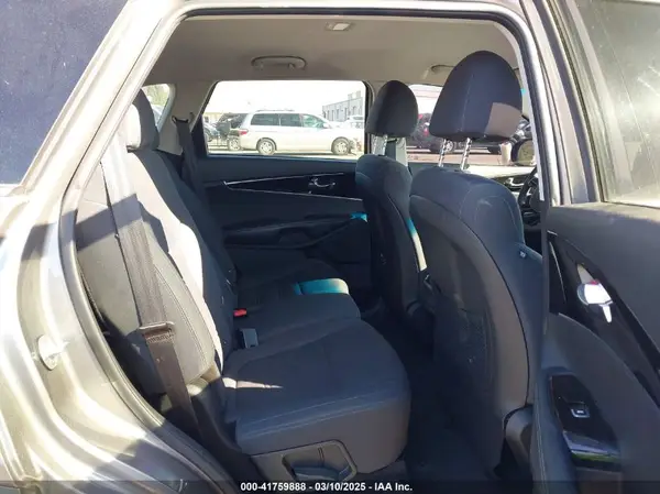 5XYPG4A33KG513184 2019 KIA SORENTO - Image 8