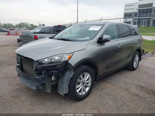 5XYPG4A33KG520443 2019 KIA SORENTO - Image 2