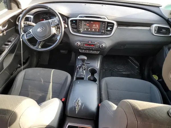 5XYPG4A33KG528946 2019 KIA SORENTO - Image 8
