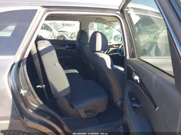 5XYPG4A33KG529594 2019 KIA SORENTO - Image 8