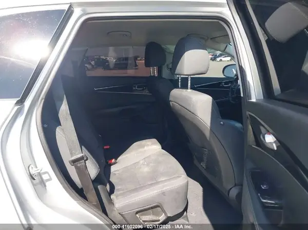 5XYPG4A33KG533371 2019 KIA SORENTO - Image 8
