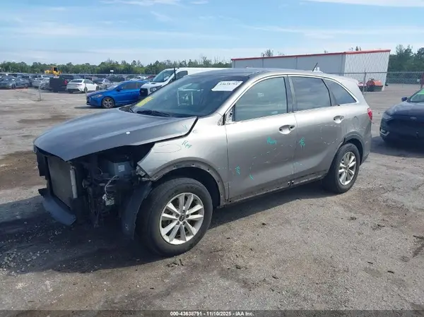 5XYPG4A33KG534228 2019 KIA SORENTO - Image 2