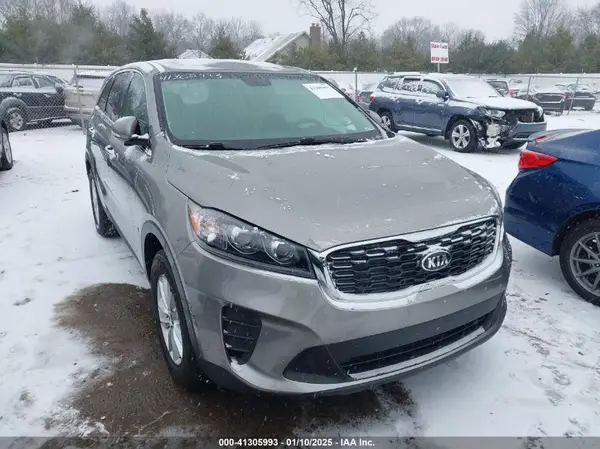 5XYPG4A33KG557329 2019 KIA SORENTO - Image 1