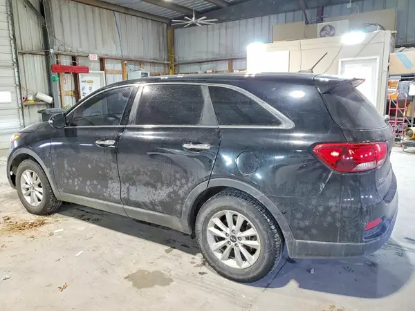 5XYPG4A33KG560229 2019 KIA SORENTO - Image 2