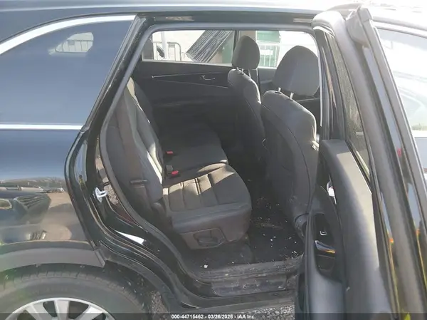 5XYPG4A33KG561364 2019 KIA SORENTO - Image 8
