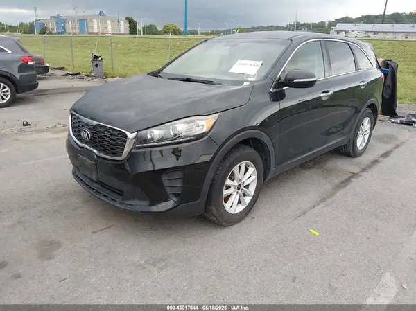 5XYPG4A33KG565625 2019 KIA SORENTO - Image 2