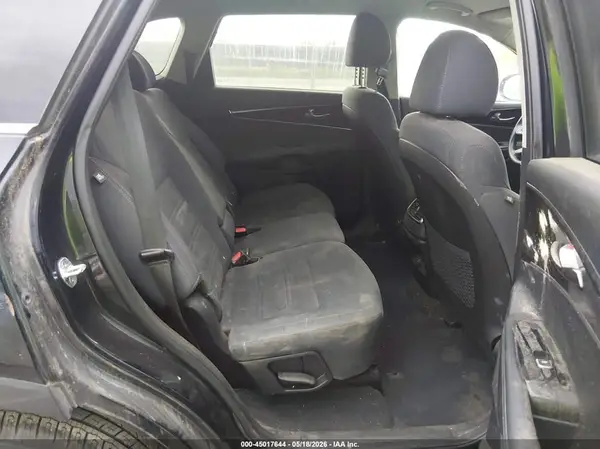 5XYPG4A33KG565625 2019 KIA SORENTO - Image 8