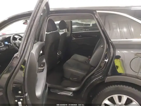 5XYPG4A33KG566239 2019 KIA SORENTO - Image 8