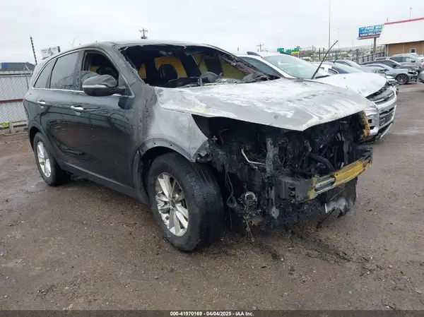 5XYPG4A33KG575006 2019 KIA SORENTO - Image 1