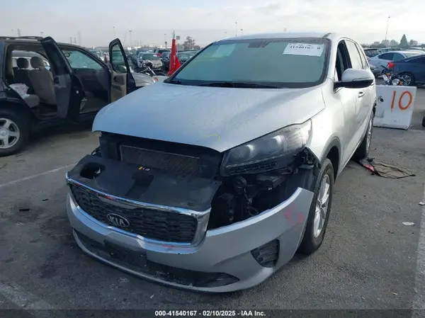 5XYPG4A33KG575023 2019 KIA SORENTO - Image 2