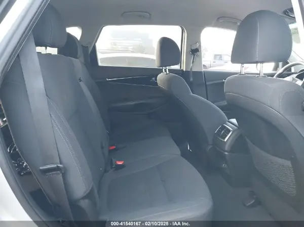 5XYPG4A33KG575023 2019 KIA SORENTO - Image 8