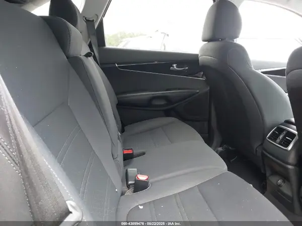 5XYPG4A33KG581727 2019 KIA SORENTO - Image 8
