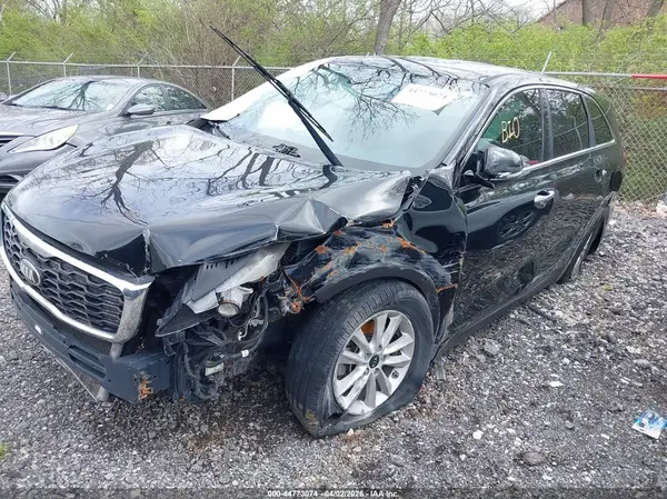 5XYPG4A33KG583042 2019 KIA SORENTO - Image 2