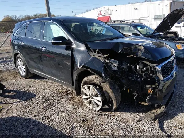 5XYPG4A33KG583865 2019 KIA SORENTO - Image 1