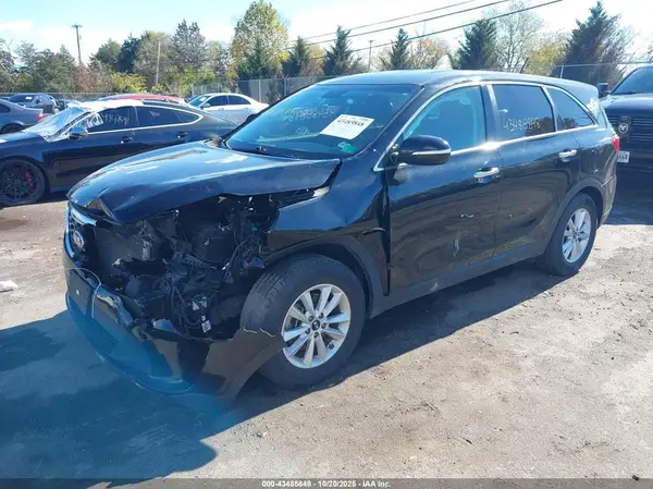 5XYPG4A33KG586474 2019 KIA SORENTO - Image 2