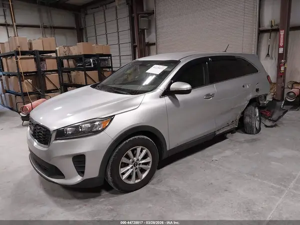 5XYPG4A33KG593246 2019 KIA SORENTO - Image 2