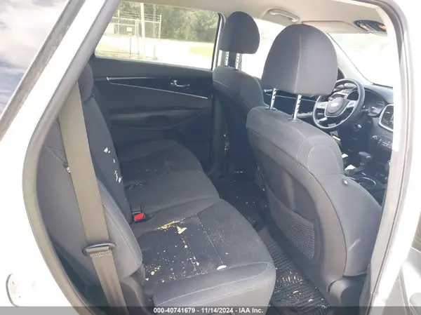 5XYPG4A33KG611678 2019 KIA SORENTO - Image 8