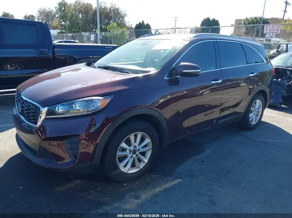 5XYPG4A33LG628076 2020 KIA SORENTO - Image 2