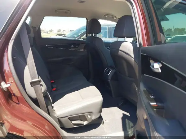 5XYPG4A33LG643547 2020 KIA SORENTO - Image 8