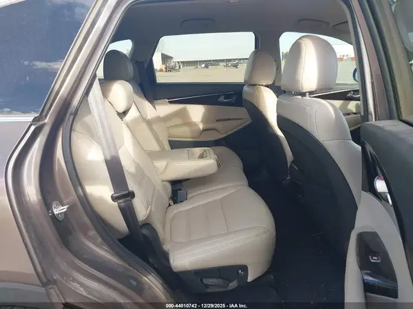 5XYPG4A33LG650174 2020 KIA SORENTO - Image 8