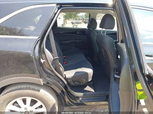 5XYPG4A33LG659070 2020 KIA SORENTO - Image 8