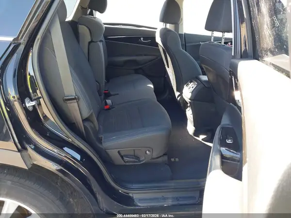 5XYPG4A33LG663734 2020 KIA SORENTO - Image 8