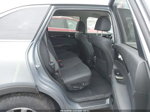 5XYPG4A33LG664592 2020 KIA SORENTO - Image 8
