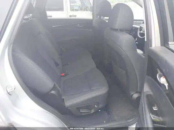 5XYPG4A33LG680825 2020 KIA SORENTO - Image 8