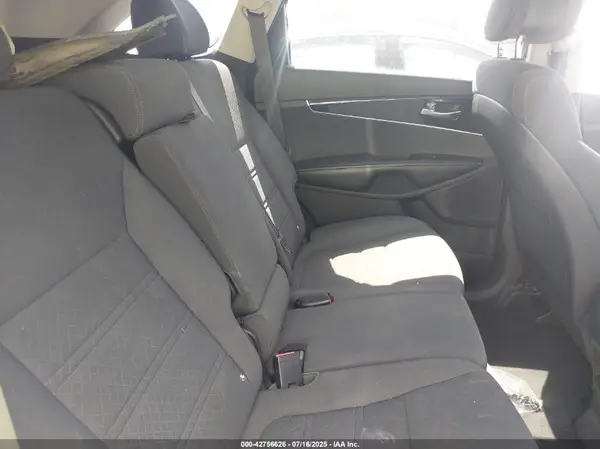 5XYPG4A34GG009427 2016 KIA SORENTO - Image 8