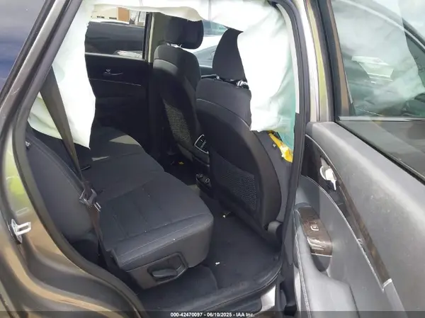 5XYPG4A34GG020203 2016 KIA SORENTO - Image 8