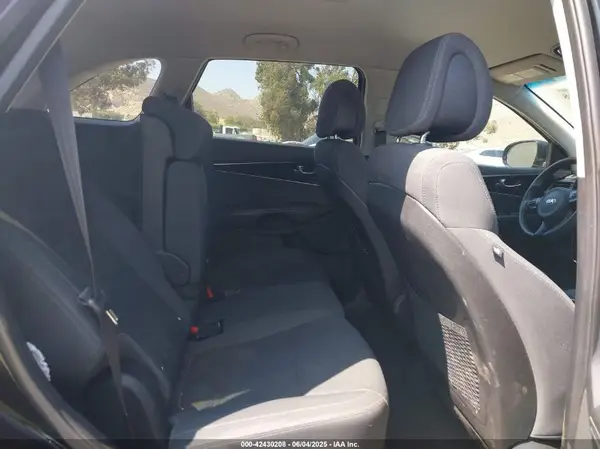 5XYPG4A34GG020427 2016 KIA SORENTO - Image 8
