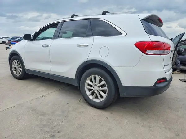 5XYPG4A34GG024610 2016 KIA SORENTO - Image 2