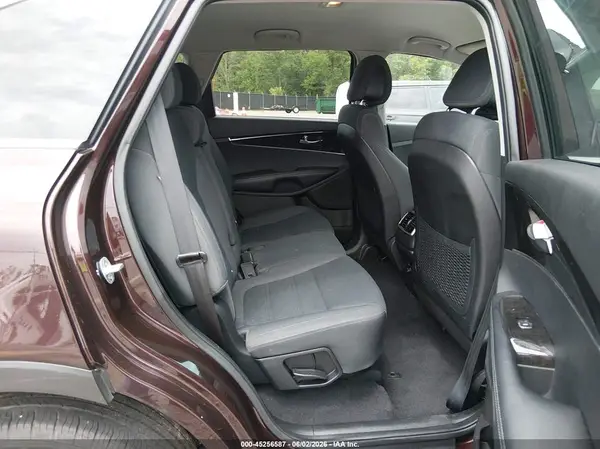 5XYPG4A34GG027071 2016 KIA SORENTO - Image 8