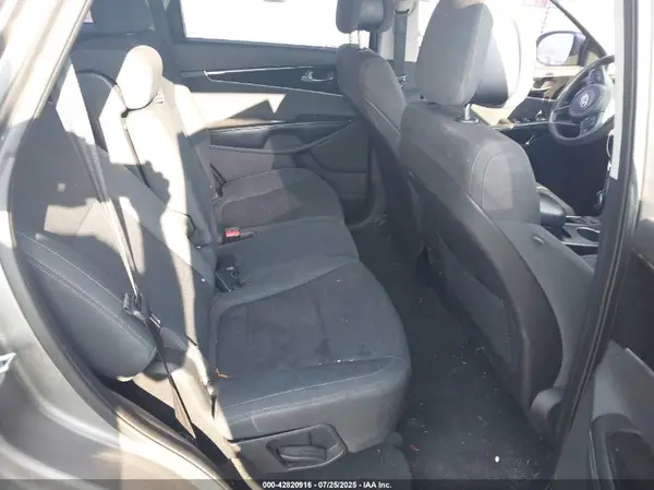 5XYPG4A34GG041505 2016 KIA SORENTO - Image 8