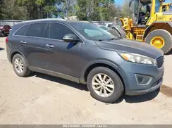 5XYPG4A34GG045697 2016 KIA SORENTO
