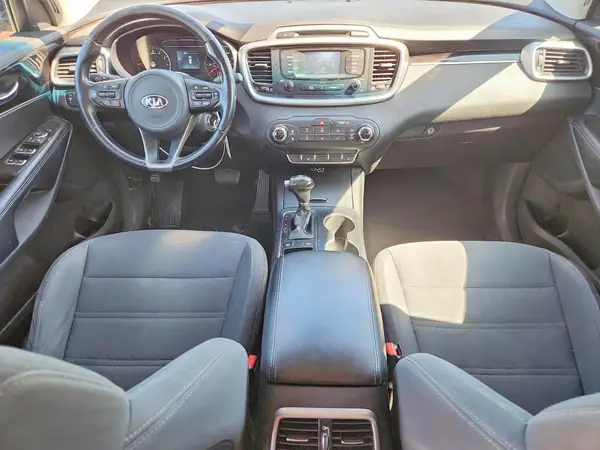 5XYPG4A34GG046784 2016 KIA SORENTO - Image 8