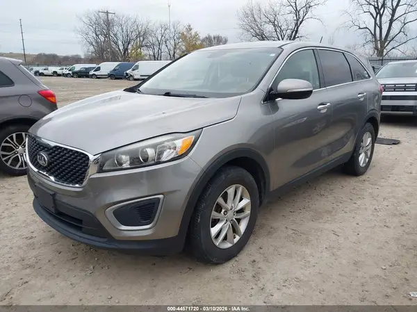 5XYPG4A34GG050303 2016 KIA SORENTO - Image 2