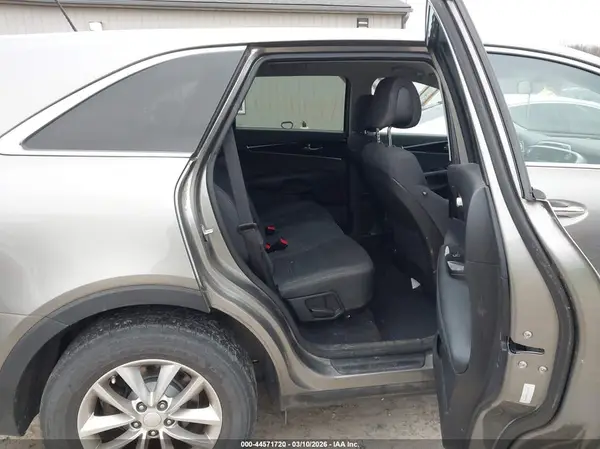 5XYPG4A34GG050303 2016 KIA SORENTO - Image 8