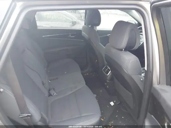 5XYPG4A34GG052648 2016 KIA SORENTO - Image 8