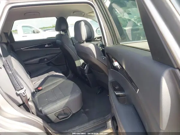 5XYPG4A34GG061110 2016 KIA SORENTO - Image 8