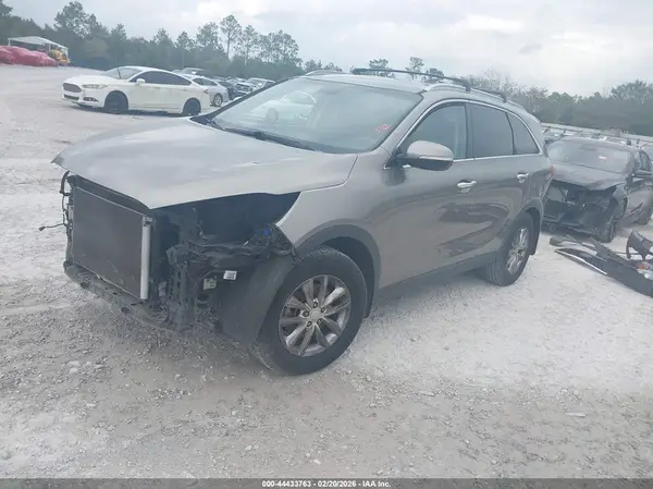 5XYPG4A34GG069045 2016 KIA SORENTO - Image 2