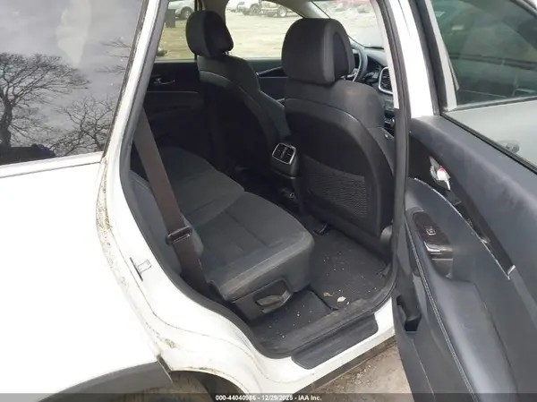 5XYPG4A34GG074763 2016 KIA SORENTO - Image 8