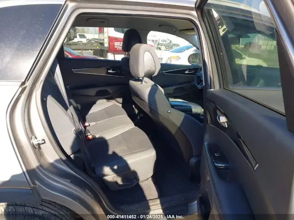 5XYPG4A34GG081454 2016 KIA SORENTO - Image 8